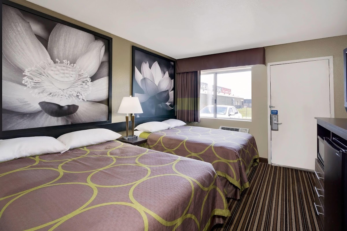 Super 8 by Wyndham Florence photo 2