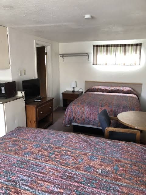 Town House Motel photo 2