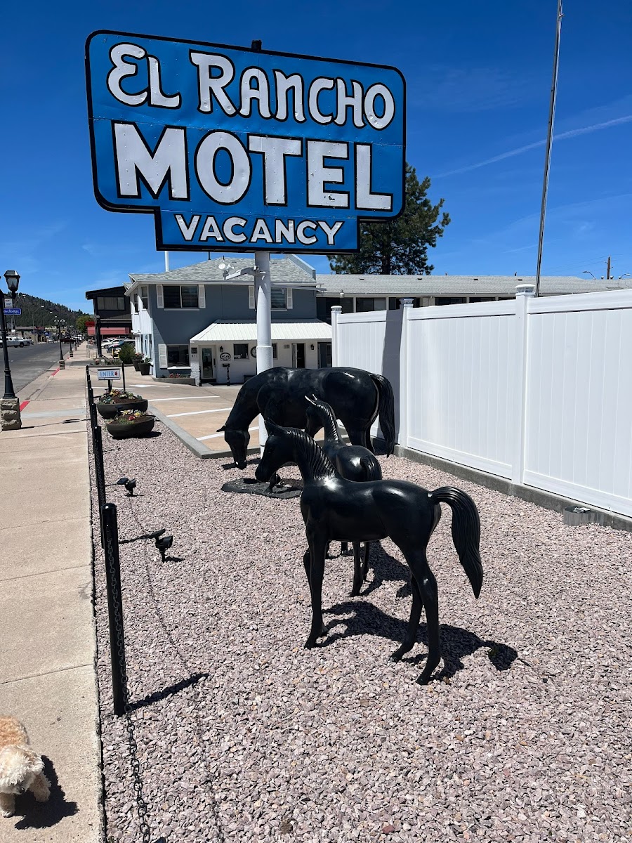 El Rancho Motel photo 2