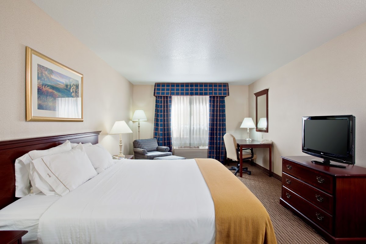 Holiday Inn Express & Suites Jackson by IHG photo 2