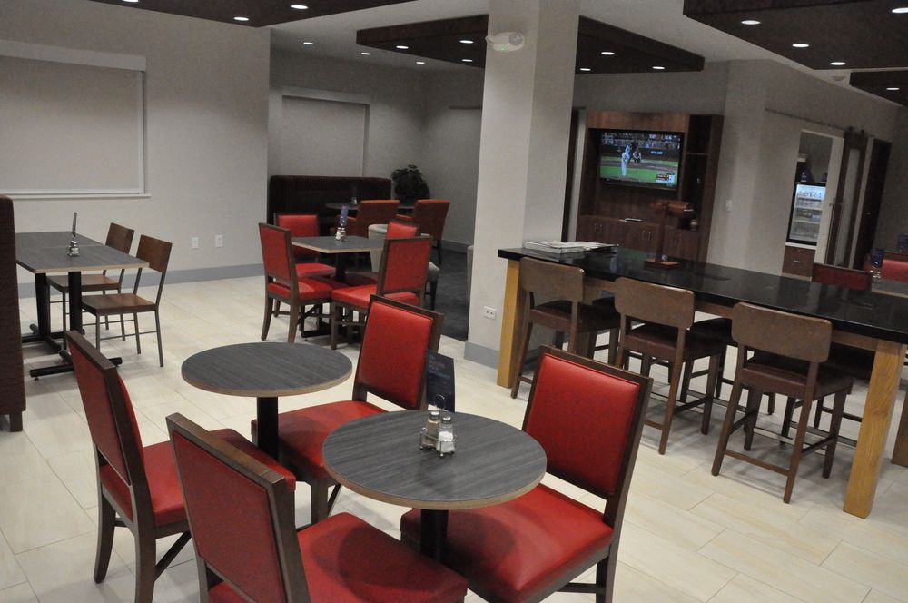 Holiday Inn Express & Suites Jackson by IHG photo 3