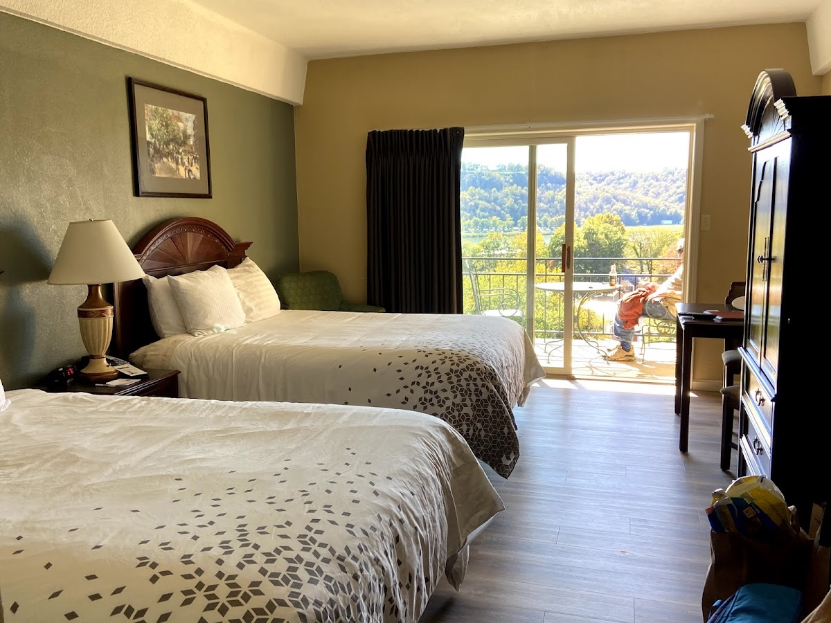 Hillside Inn photo 2