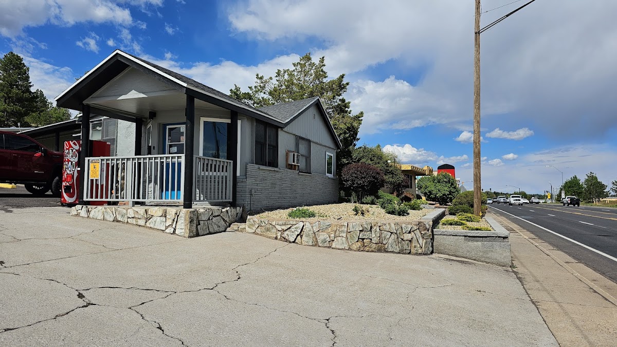 Travelers Inn