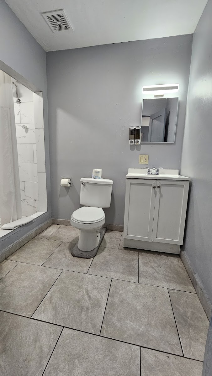 Travelers Inn photo 3