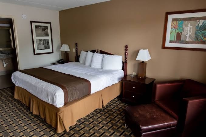 Regency Inn photo 2