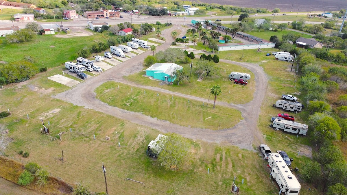 Mathis Motor Inn & RV Park