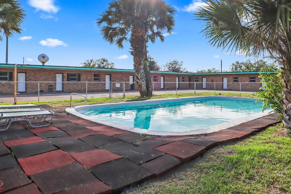 Mathis Motor Inn & RV Park photo 3