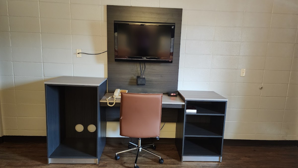 Budget Inn photo 3