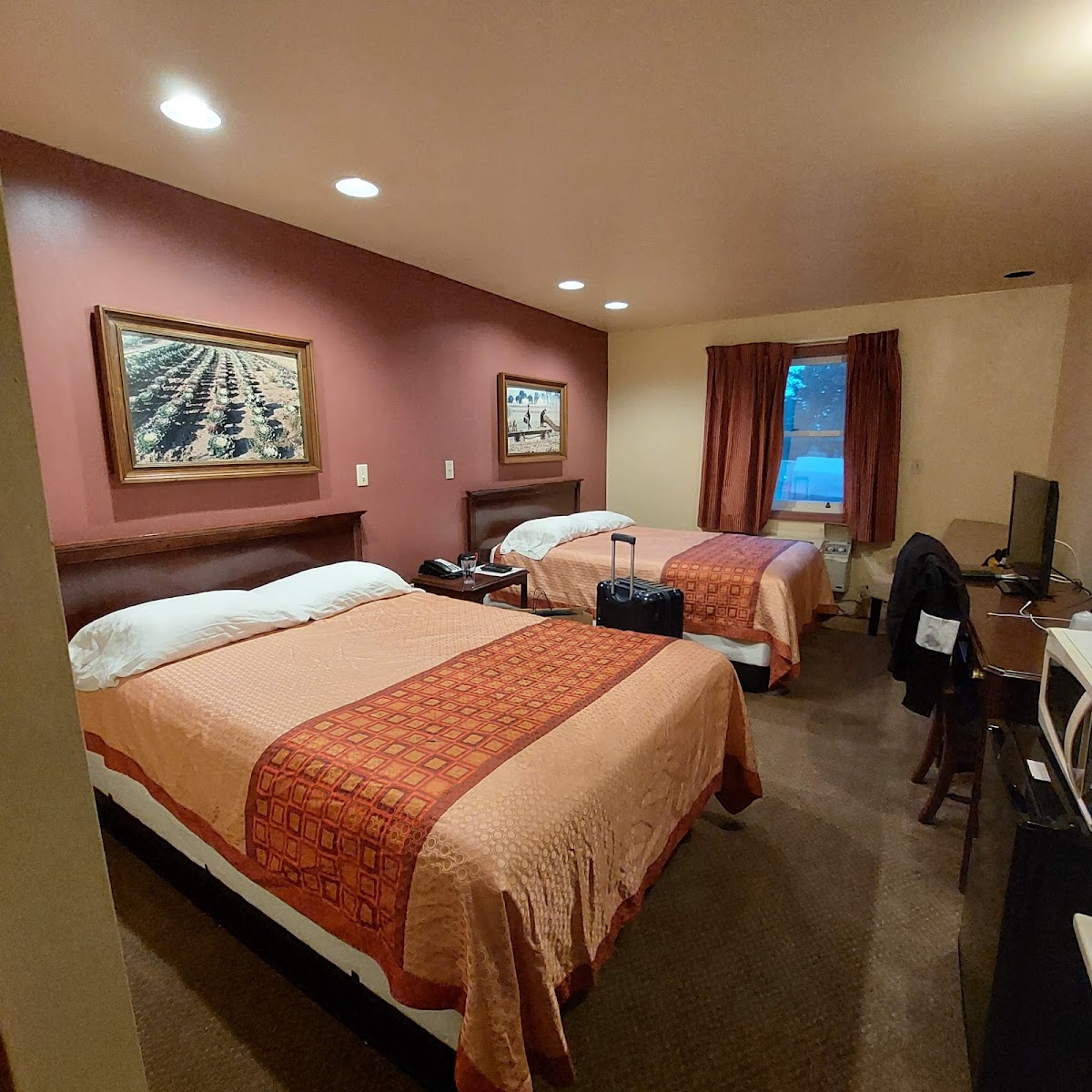 Classic Inn photo 2