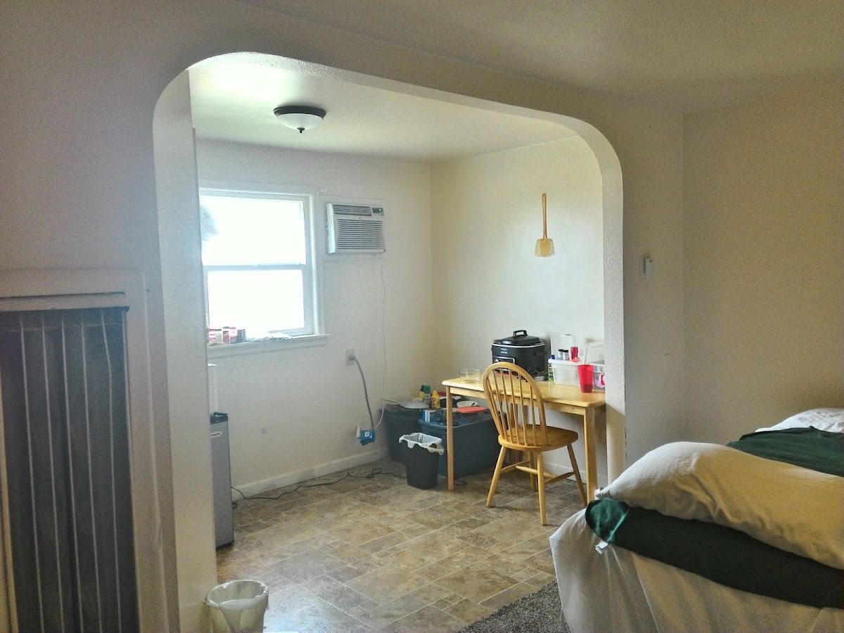 Deluxe Motel photo 2