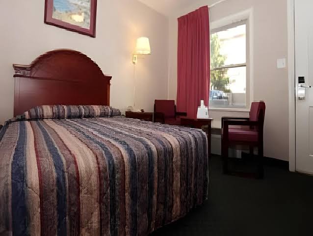 Express Inn photo 2