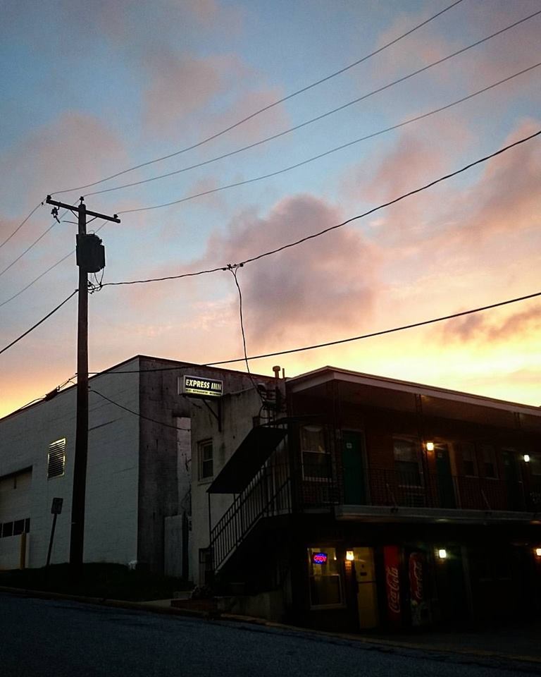 Express Inn photo 3