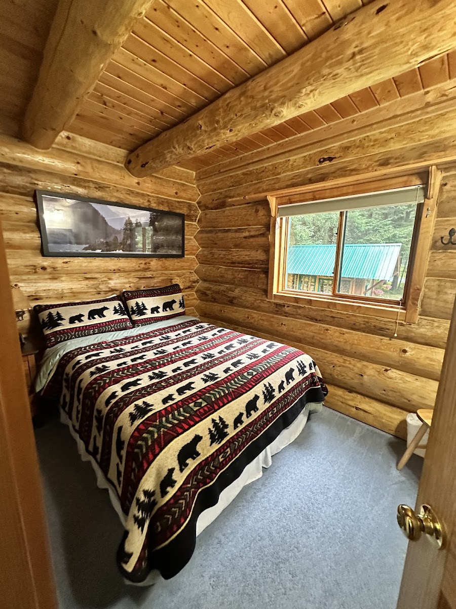 Bear Paw Lodge photo 2