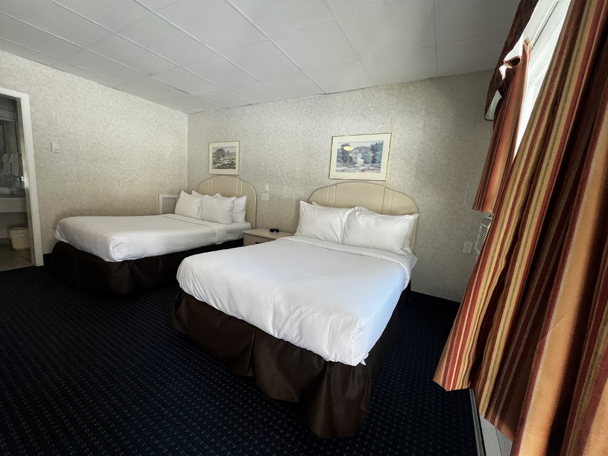 Rodeway Inn photo 2