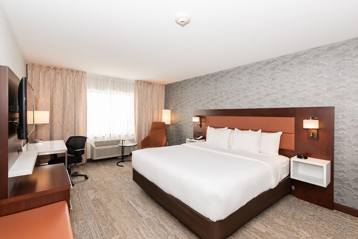 Quality Inn & Suites photo 2
