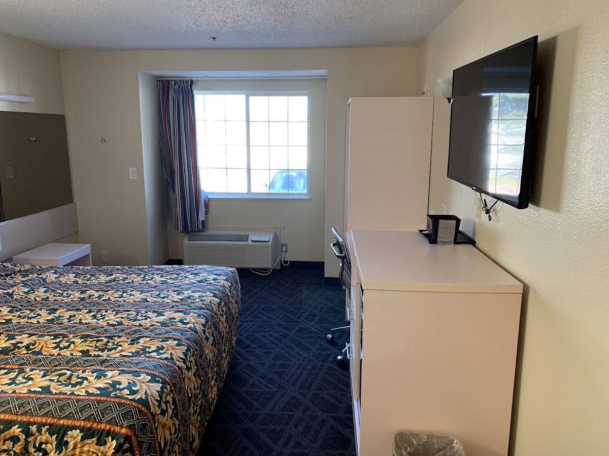 Regency inn & suites photo 2