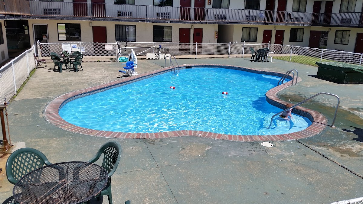 Colonial Inn