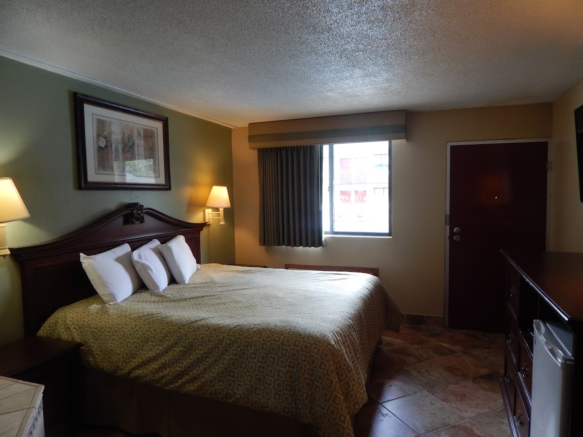 Colonial Inn photo 3