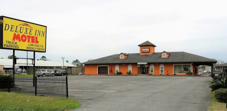 Deluxe Inn
