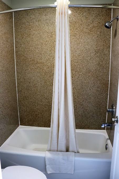 Deluxe Inn photo 3