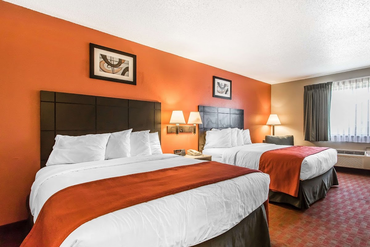 Quality Inn & Suites photo 2