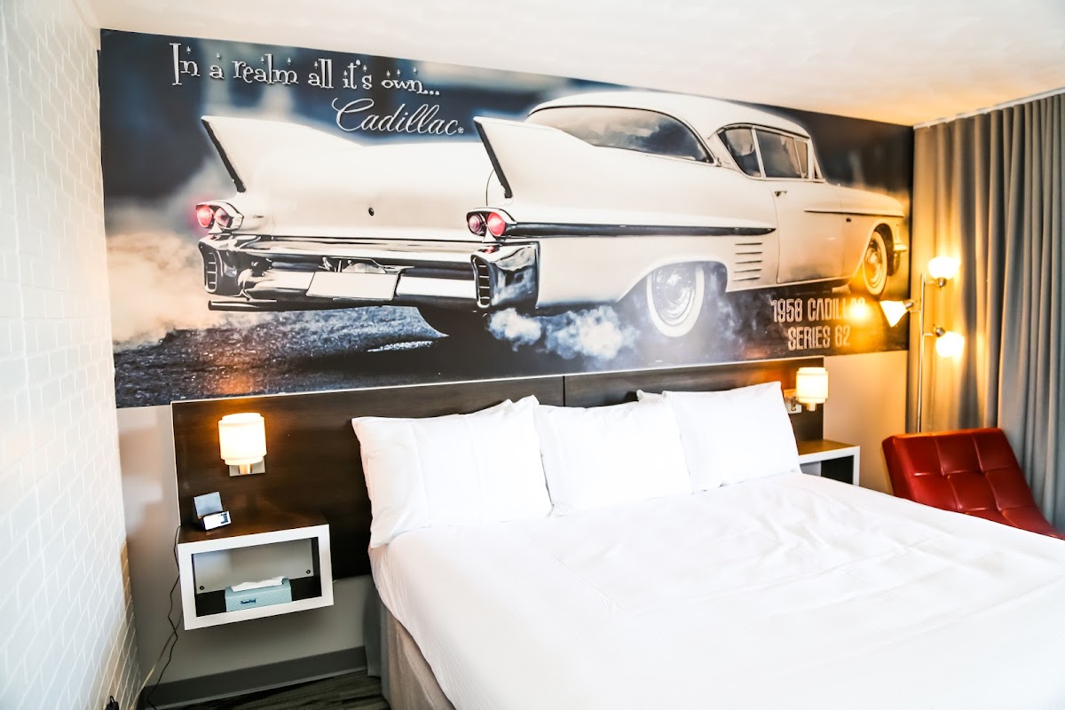 Cadillac Motel photo 2