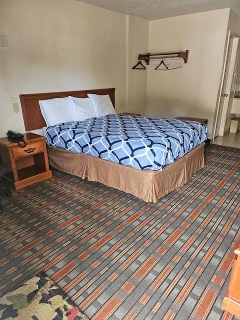 Regency Inn photo 2