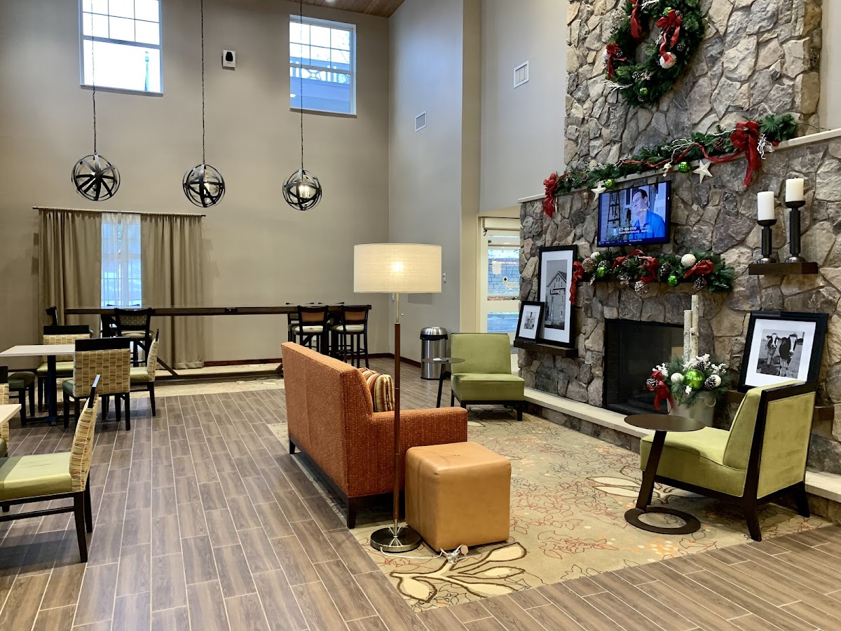Hampton Inn & Suites Manchester photo 3