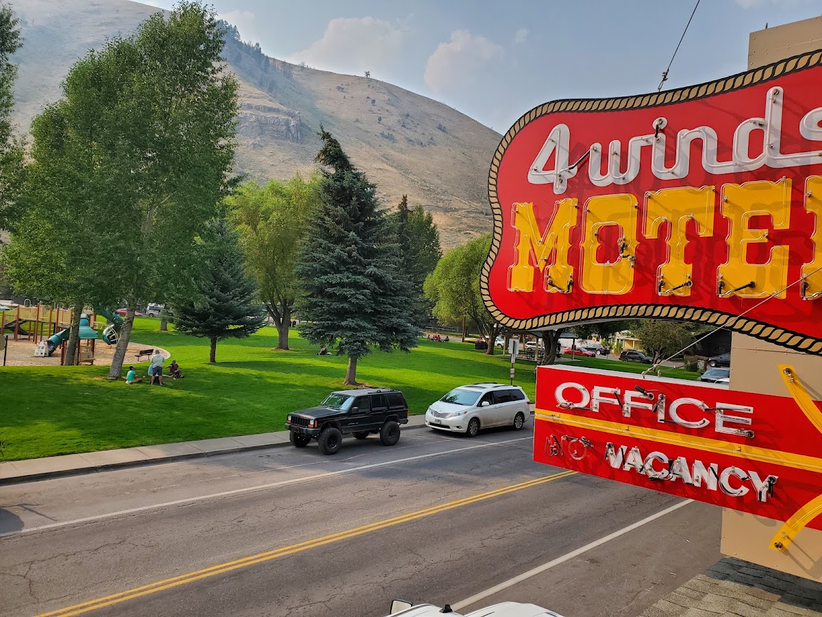 Four Winds Motel photo 3