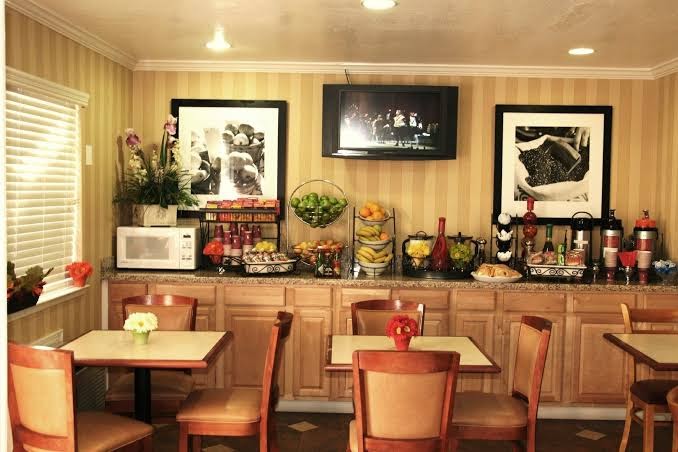 Regency Inn photo 3