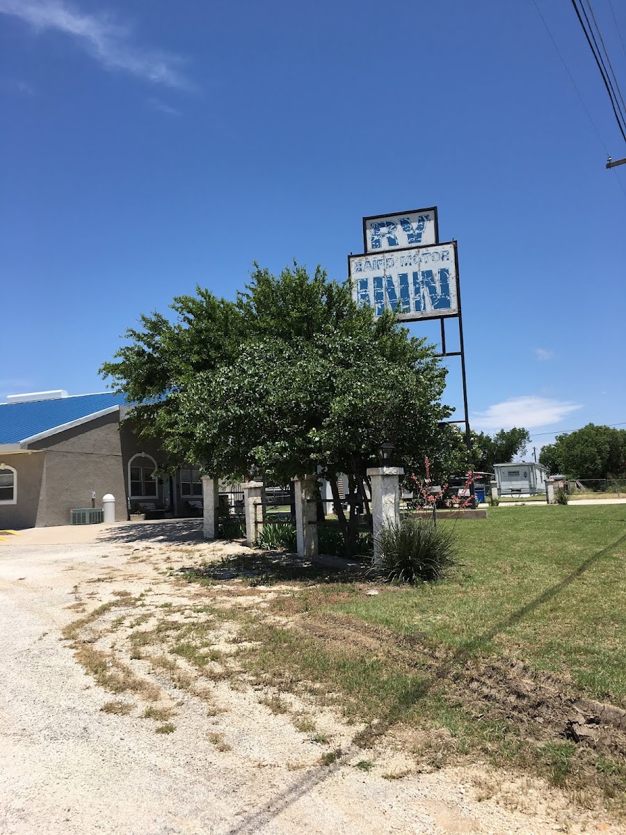 Baird Motor Inn & RV Park
