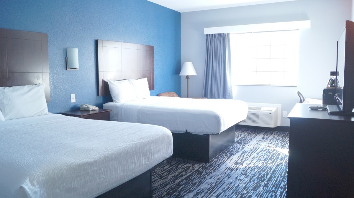 Magnolia Inn & Suites photo 2