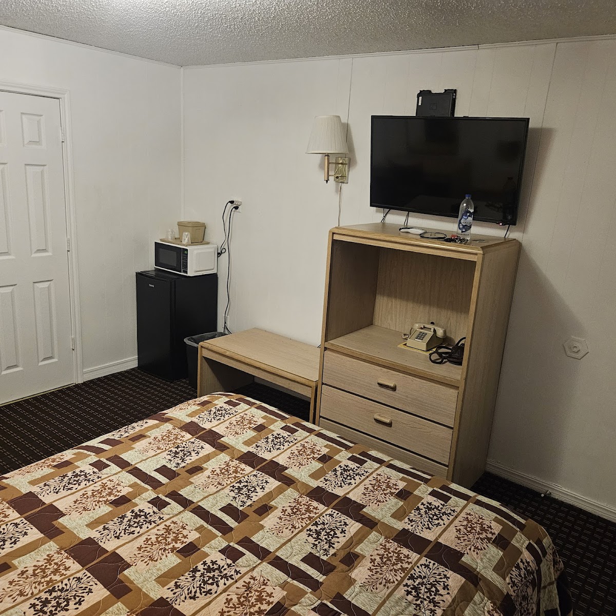 WESTERN MOTEL photo 2