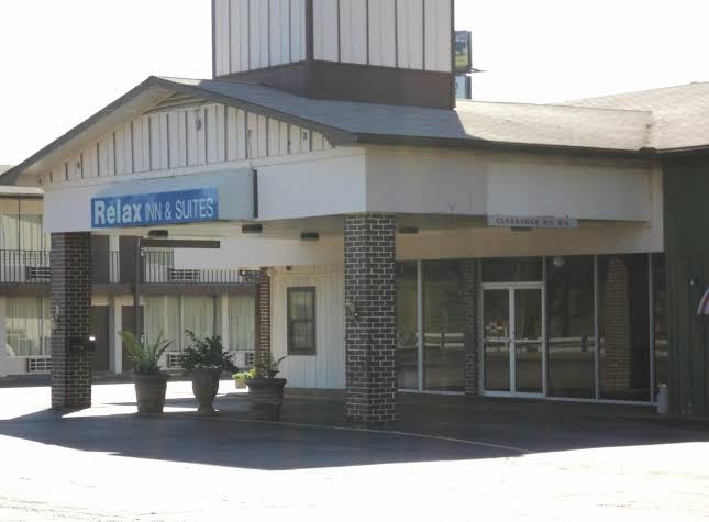 RELAX INN & SUITES
