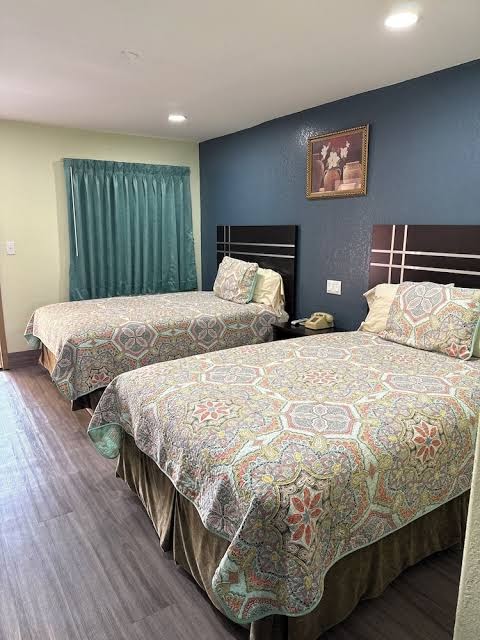 Budget Inn photo 3