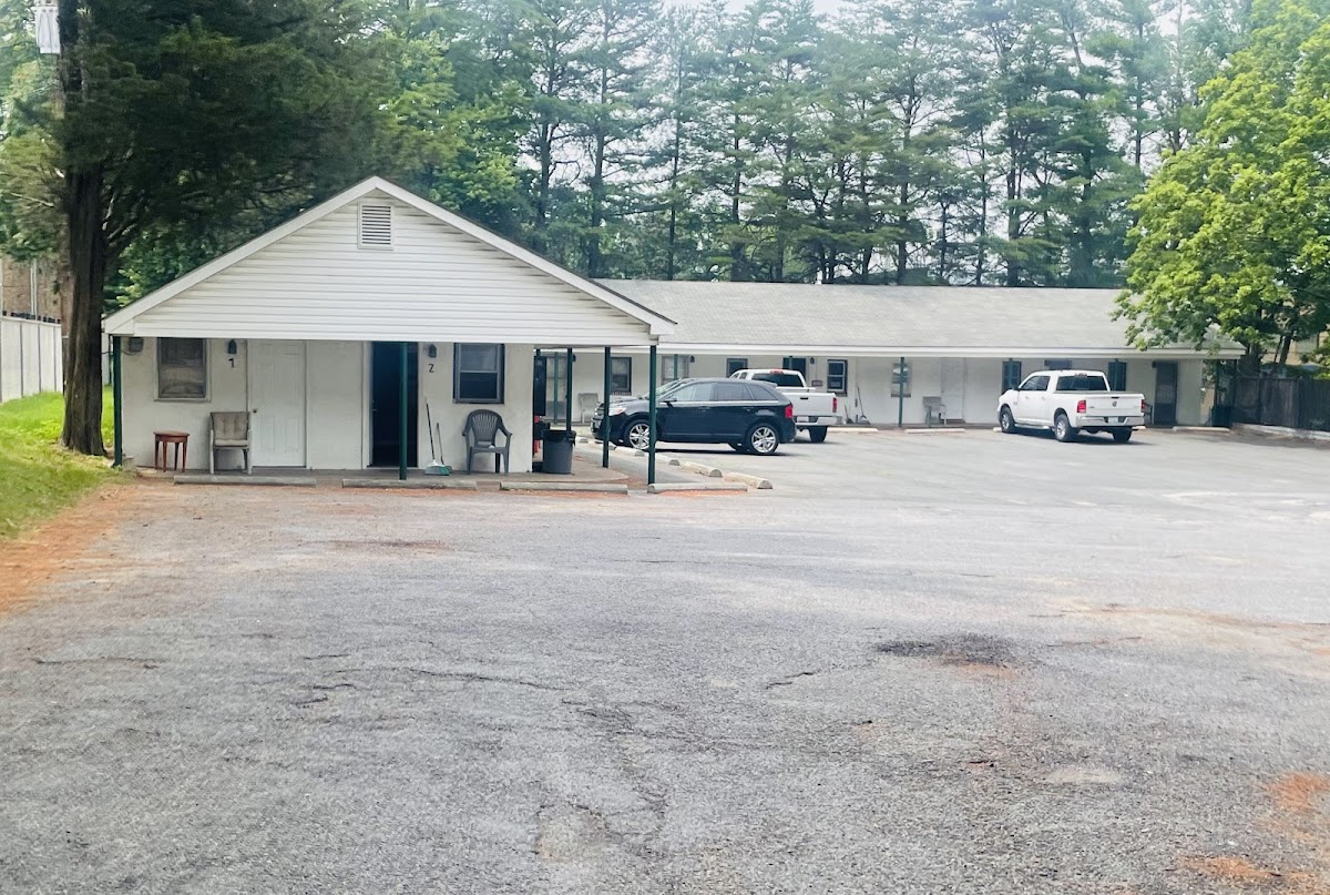 Forest Motel