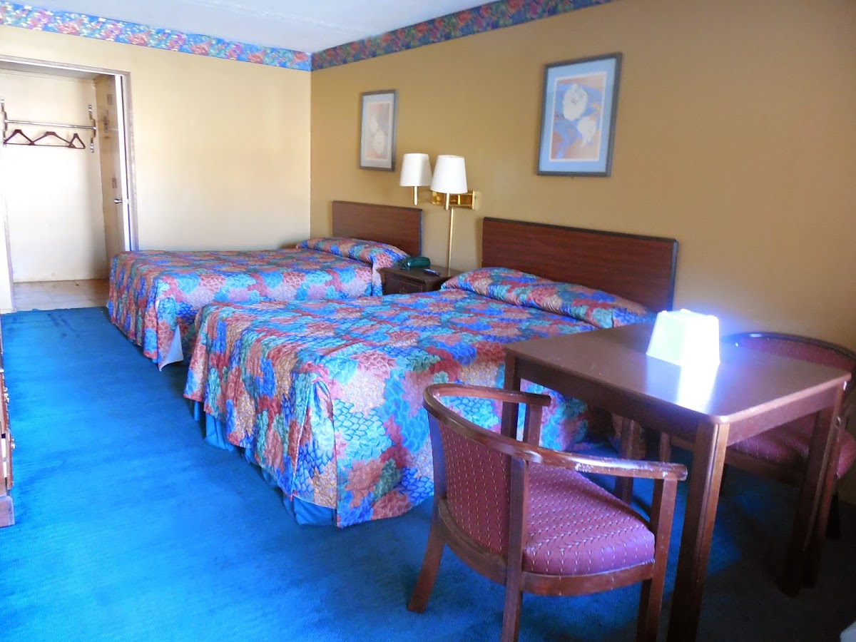 Seminole Inn photo 2