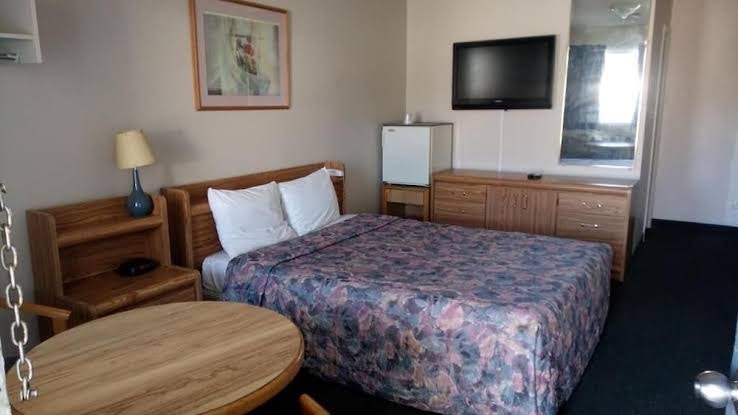 Tropicana Inn Motel photo 2