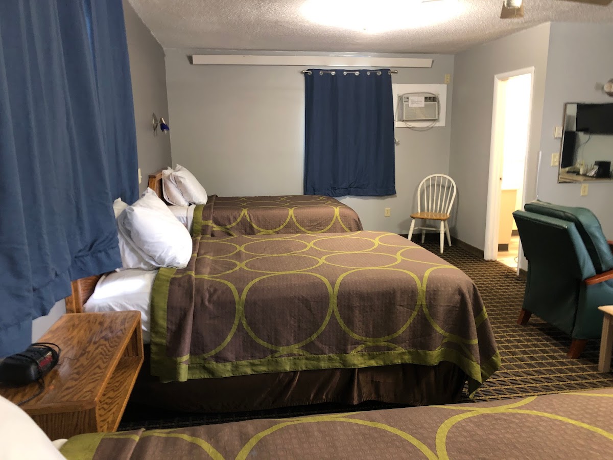 Hawkeye Motel photo 2