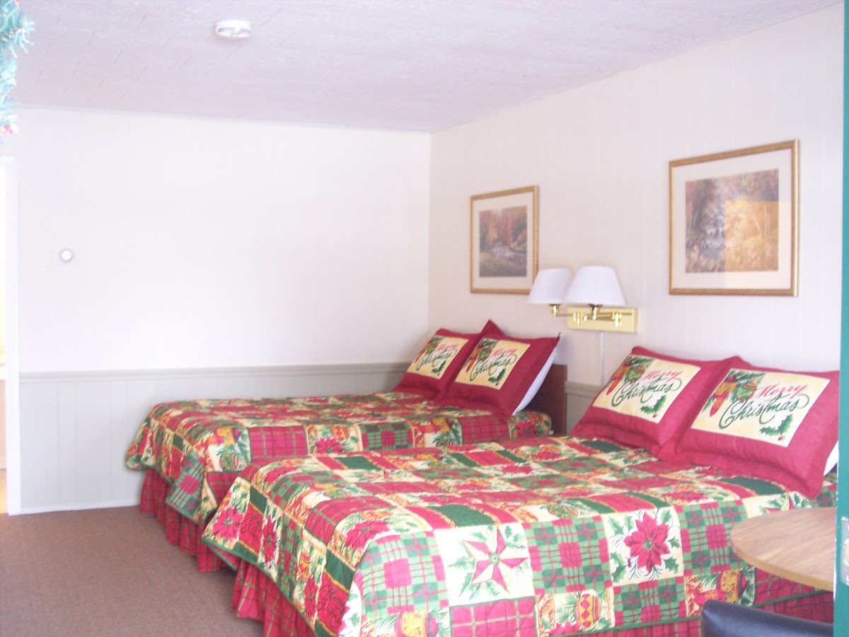 Evergreen Motel photo 2