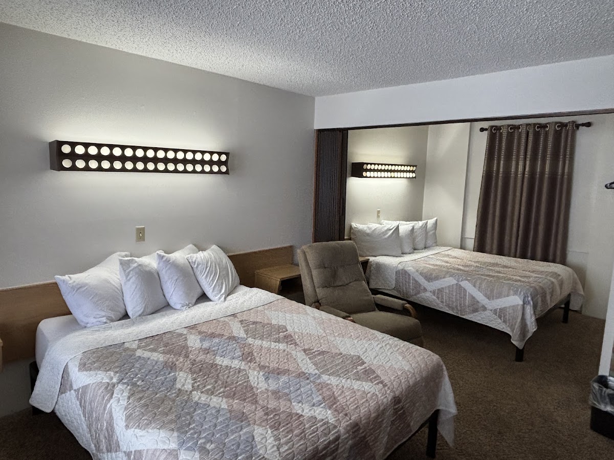 Siesta Motel photo 2