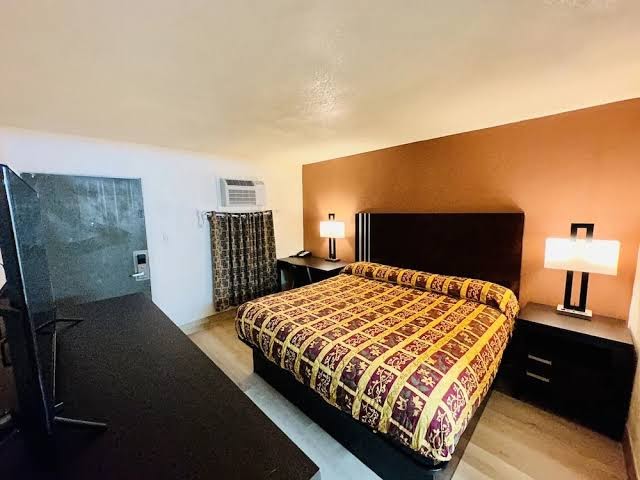 Economy Inn photo 3