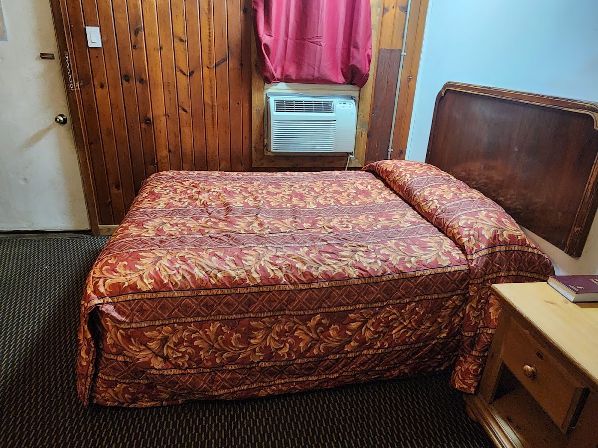 Royal Motel photo 2