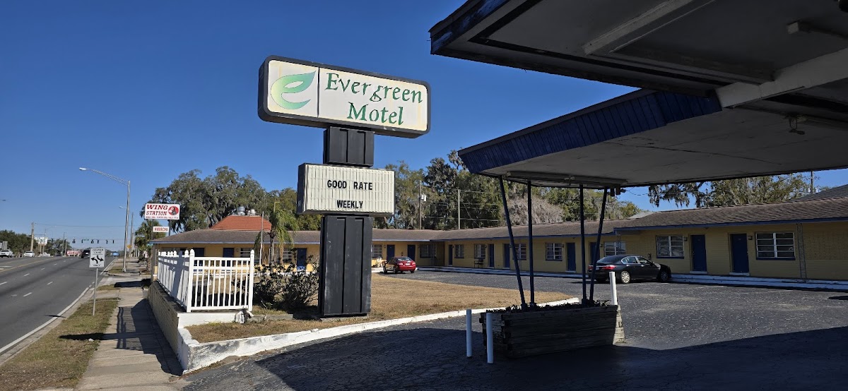 Evergreen Motel