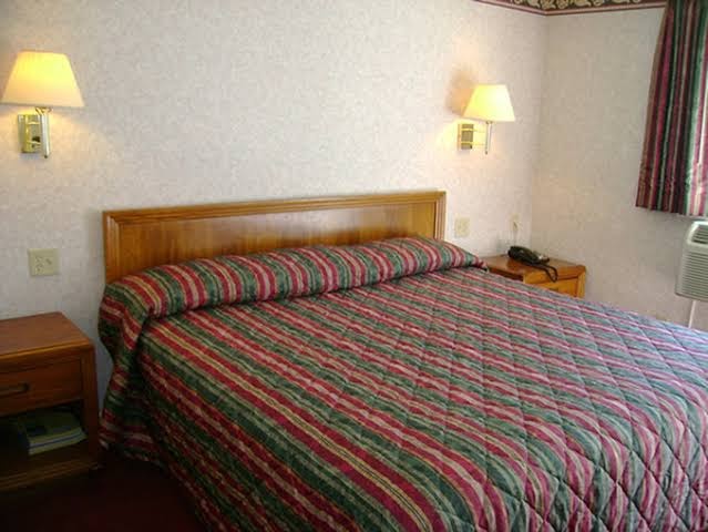 Room 8