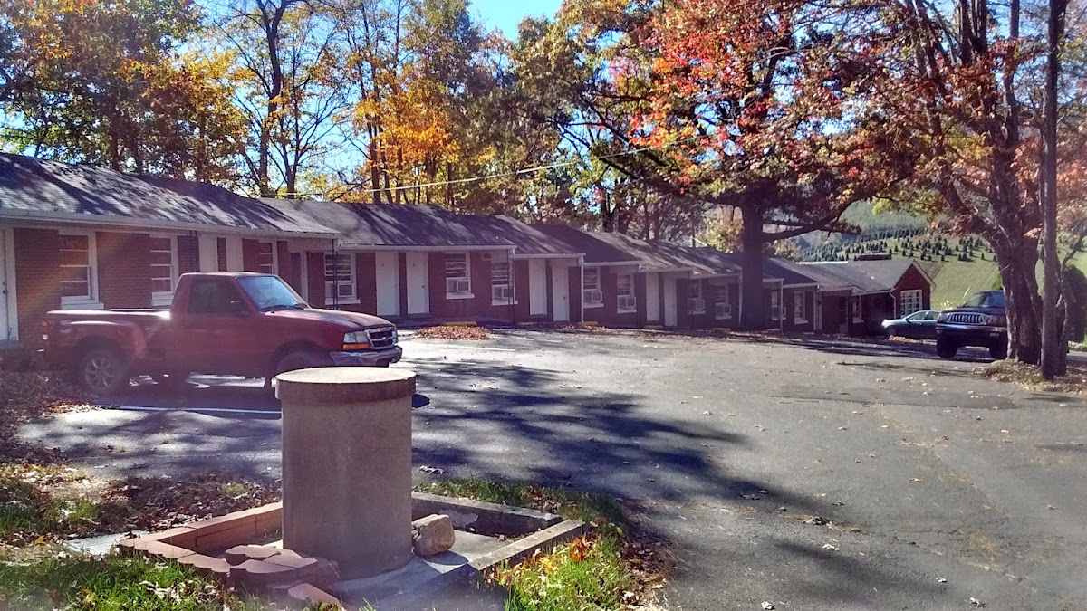 Highlander Motel