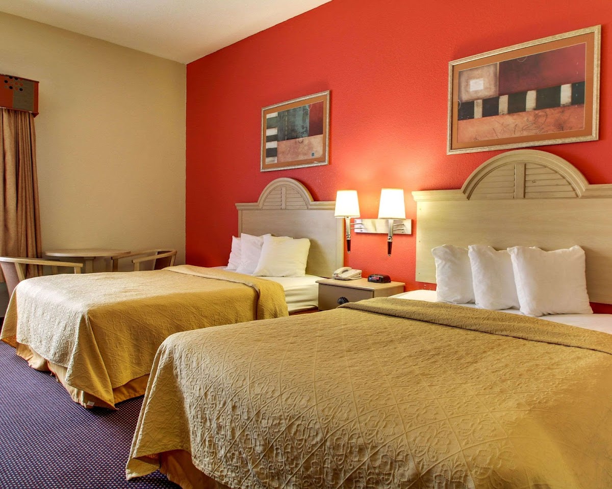 Quality Inn & Suites photo 2