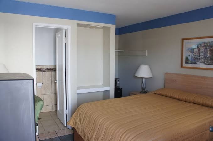 Budget Inn photo 2