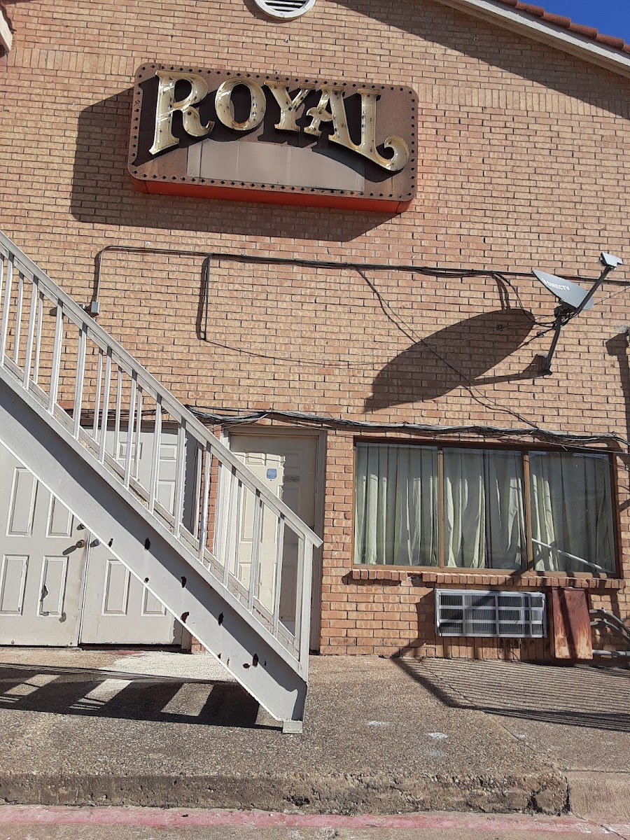 Royal Inn & Suites photo 2