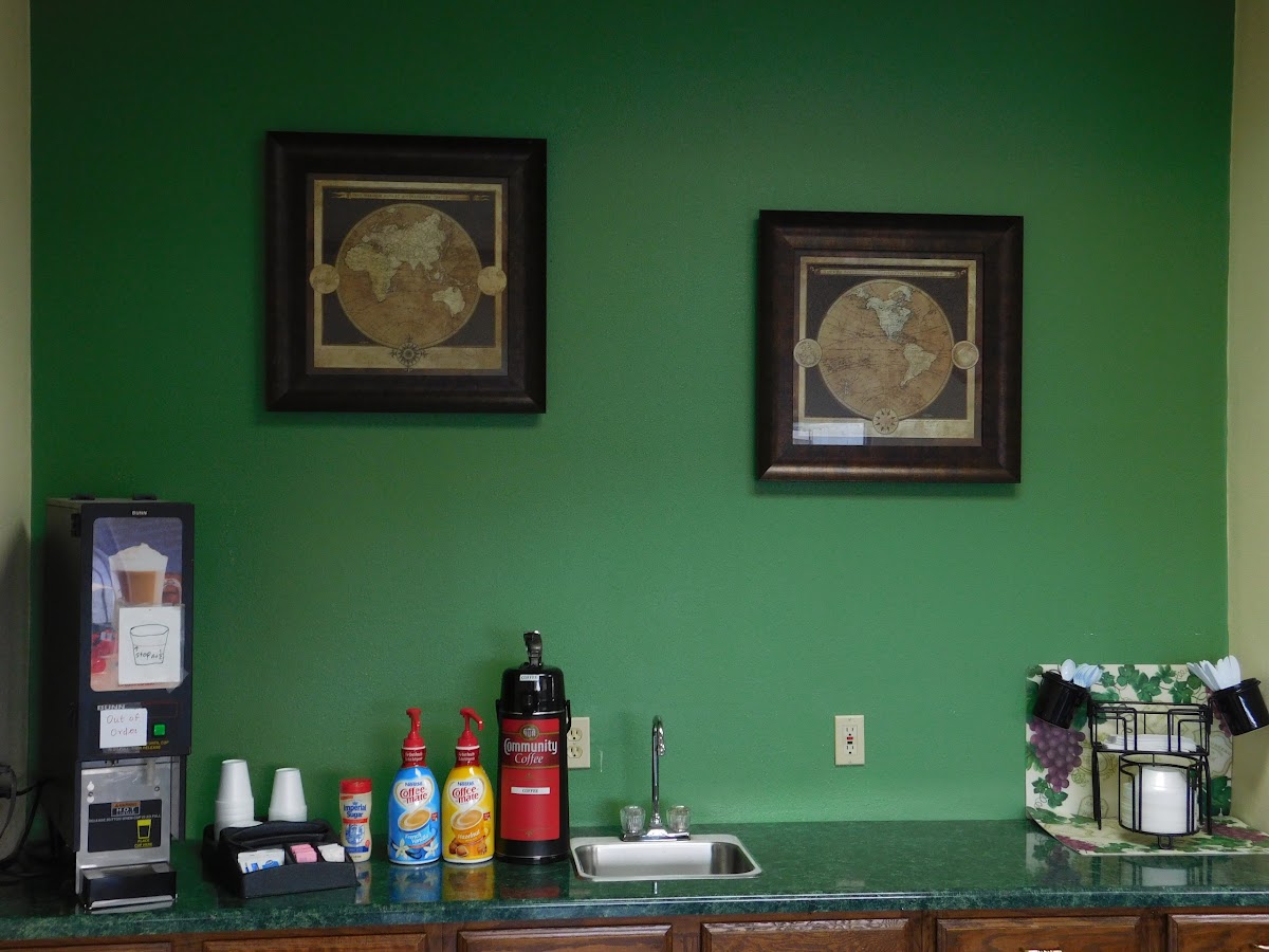Regency Inn & Suites photo 3